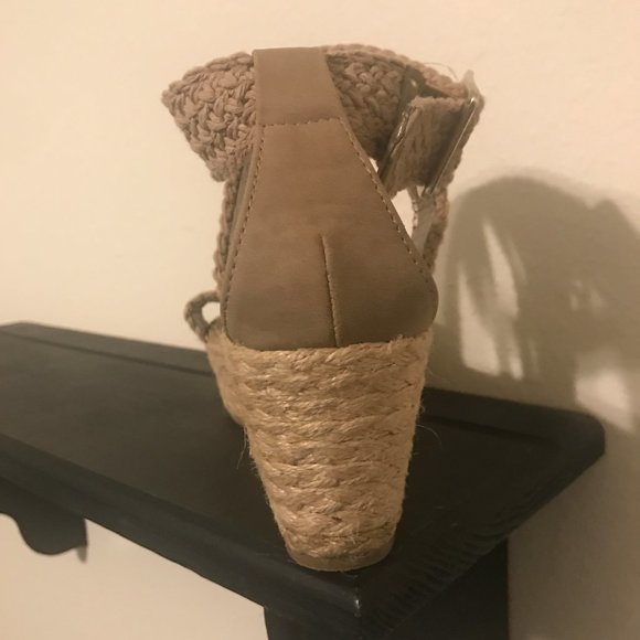 New. Kelly & Katie Sandals Size 10 - Picture 2 of 4